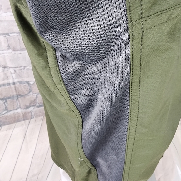 Eddie Bauer Sport Long Sleeve Button Front  Shirt Back Vent Olive Green XLTall - Picture 9 of 15